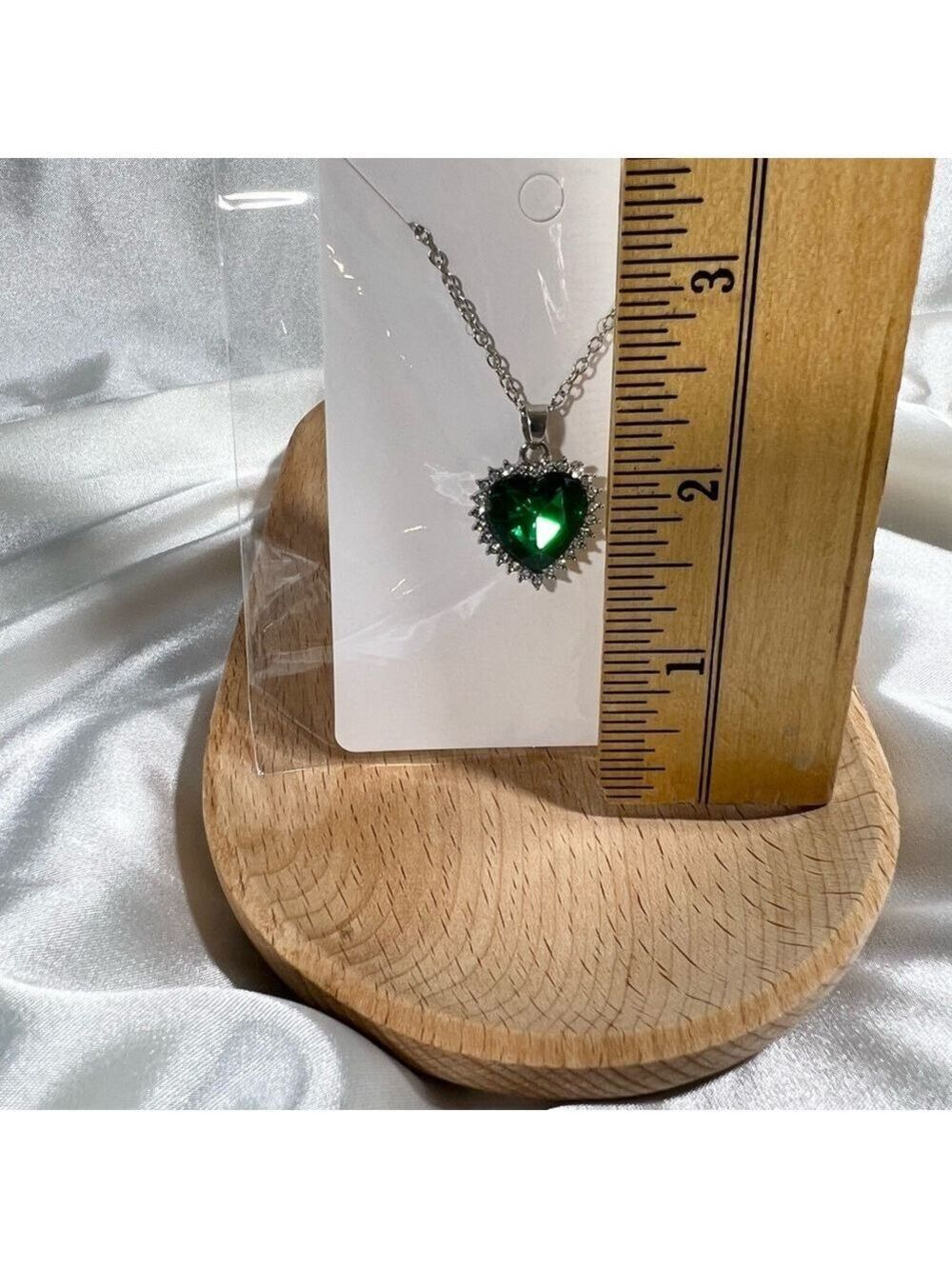 Green Heart Dainty Necklace - Picture 4 of 4
